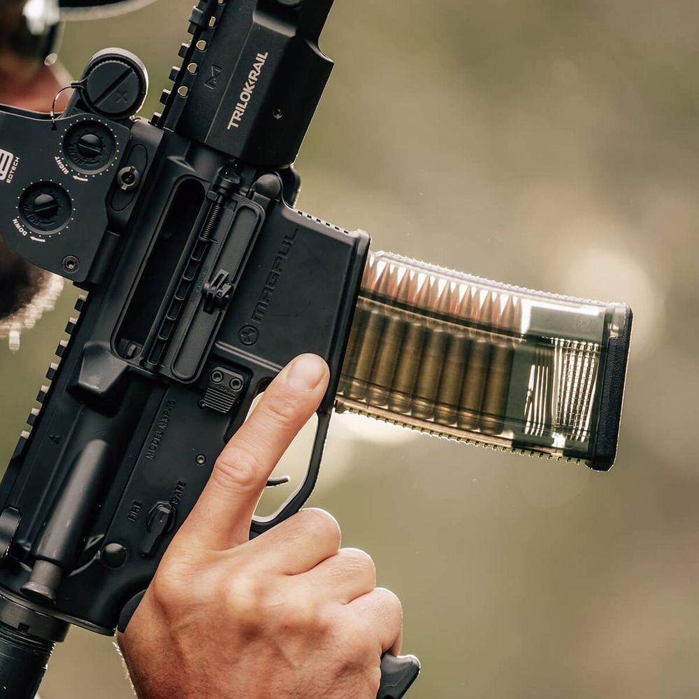Magazynek TMAG™ do karabinków rodziny AR/M4 w kalibrze 5,56 mm/.223 Rem od firmy Magpul. Bazuje na konstrukcji i rozwiązaniach wprowadzonych w modelu PMAG.